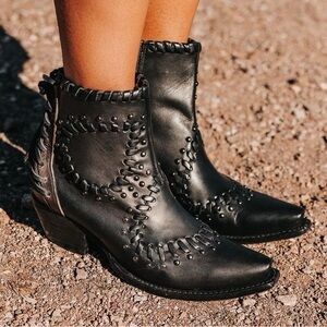 Free bird Walker Black Leather Women's Boots